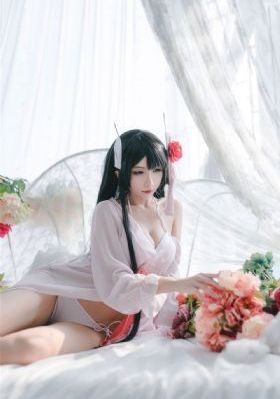 欧美丁字比基尼美女_720免费在线播放